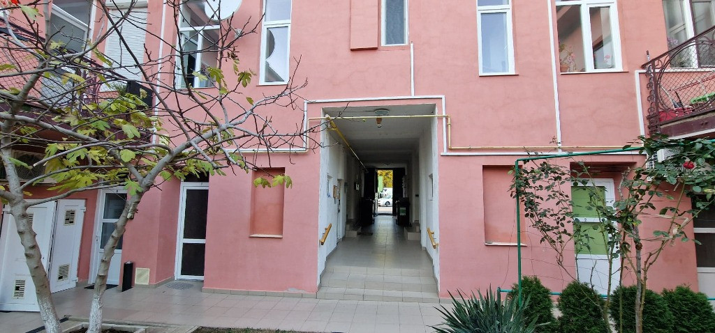 Apartament 3 camere de închiriat, str. Louis Pasteur, Oradea