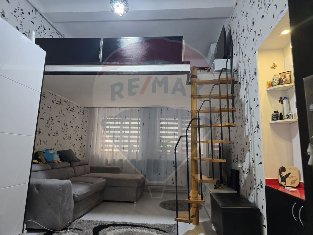 Apartament cu 3 camere de vânzare în zona Central
