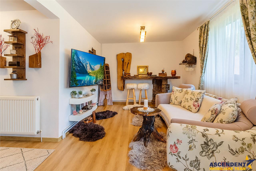 Refugiu pretios: jacuzzi, lemn masiv, 2.000 mp teren,4 dorm