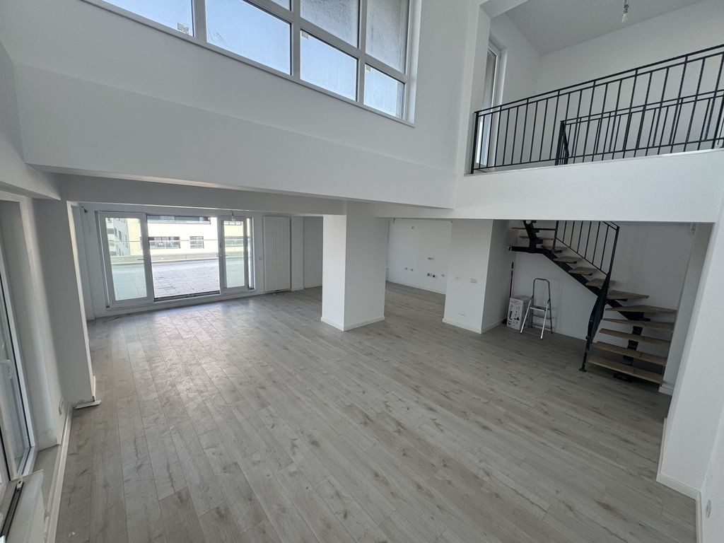 Penthouse pe două niveluri, lângă VIVO Constanța | Pr...