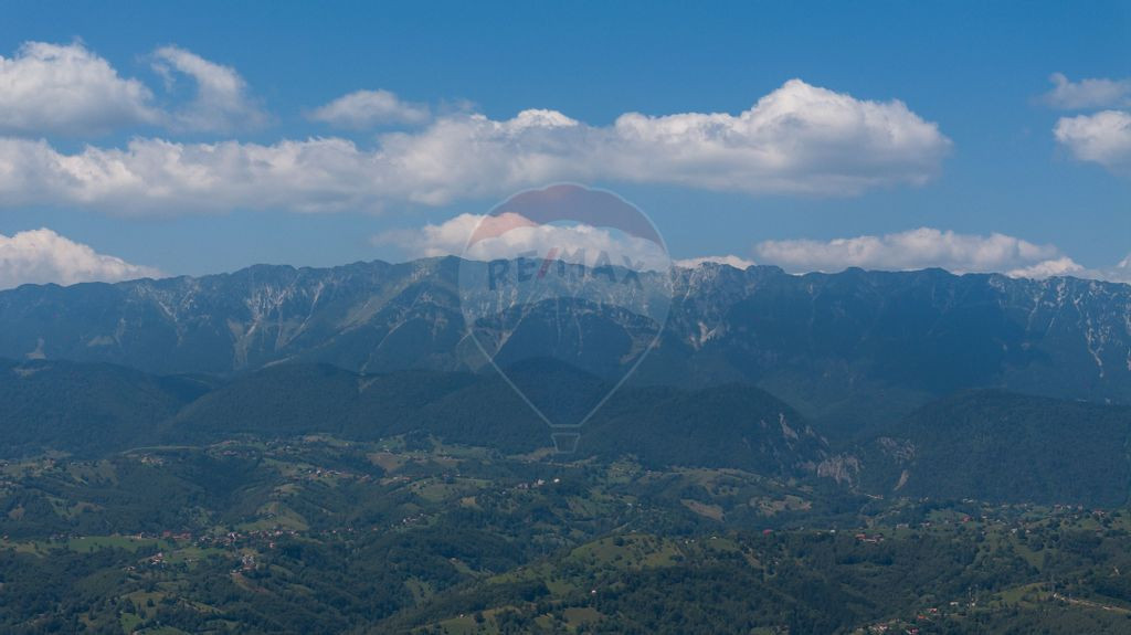 Teren Panoramic in Bran – Vedere spre Bucegi & Piatra C...