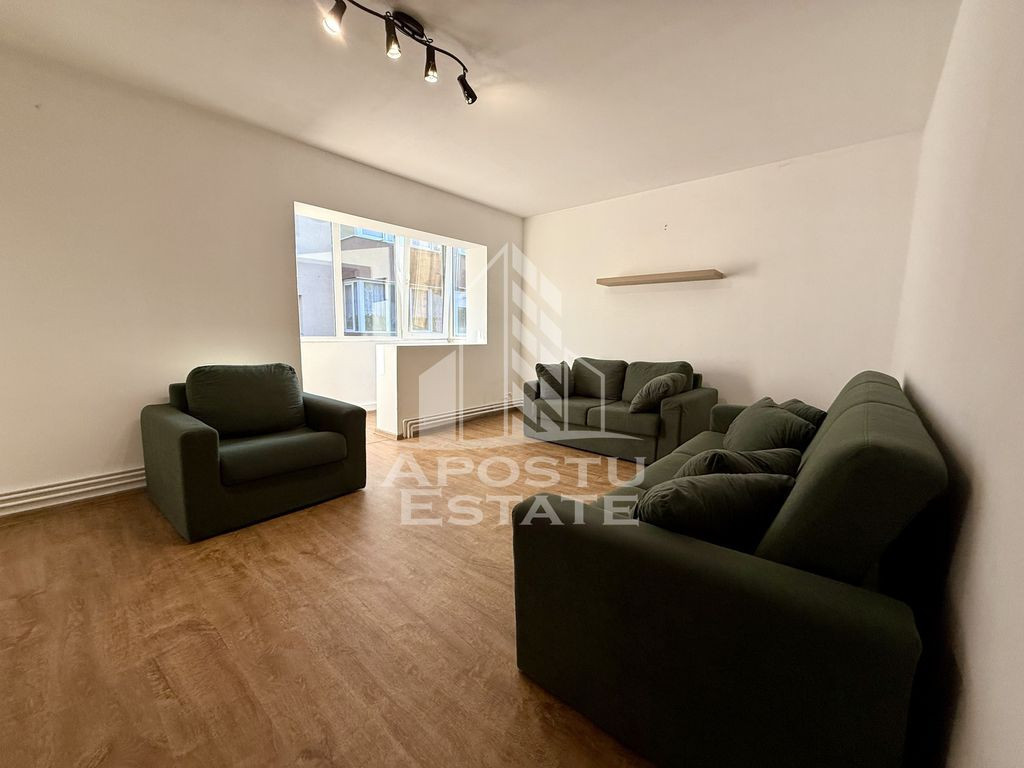 Apartament cu 3 camere, 2 bai, centrala proprie, zona Soa...