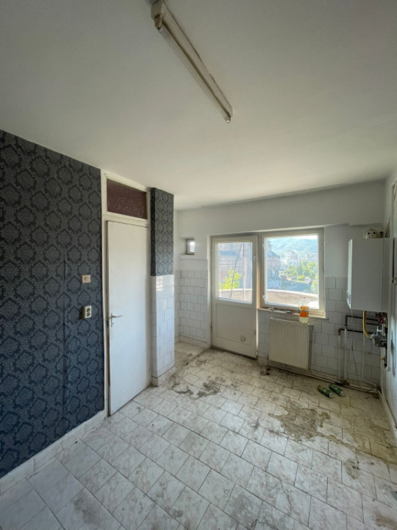 Apartament de 2 camere decomandat, 54 mp, etaj 4, zona Cated