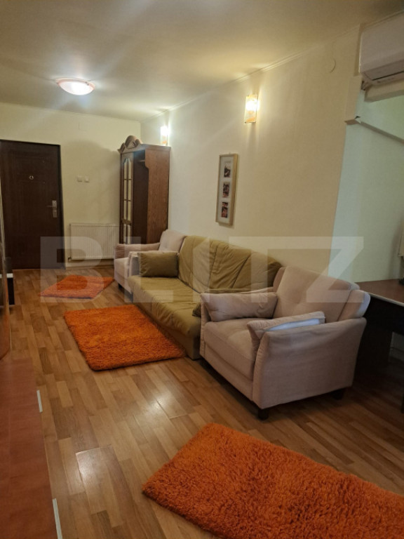 Apartament de închiriat, cu 4 camere | Podu Roș |