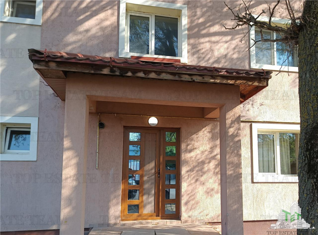 Apartament super-spatios cu 4 camere, mobilat partial, a o s