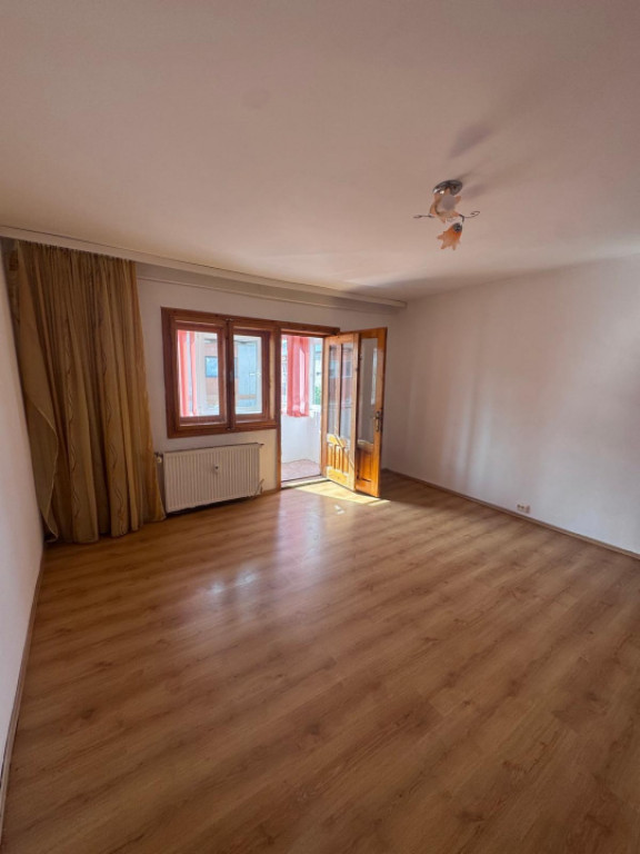 Apartament 2 camere, izolat, 54mp, Radauti