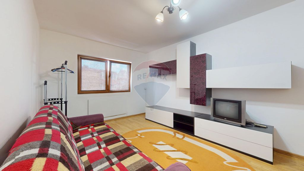 De închiriat 2 camere, etaj 3/4 – REZERVAT