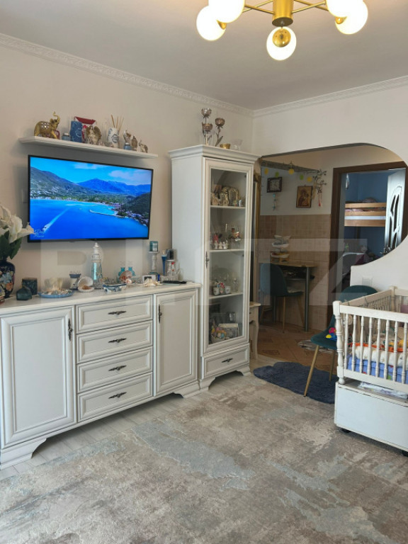 Apartament cu 3 camere, 54 mp, zona Dambu Pietros