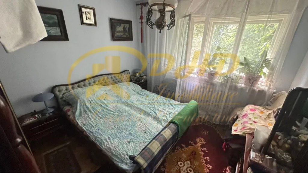 Inchiriez apartament cu 3 camere Tutora