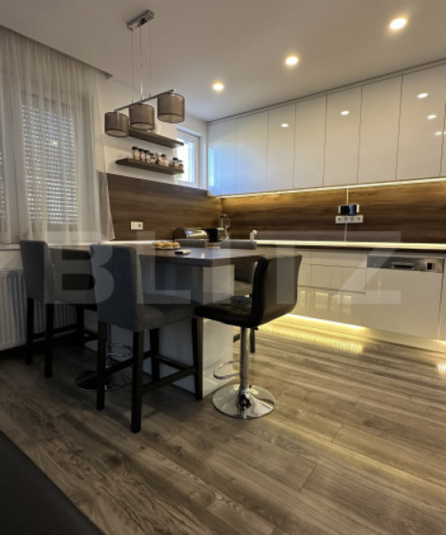 Apartament ultracentral, 103 mp utili, cu garaj si curte