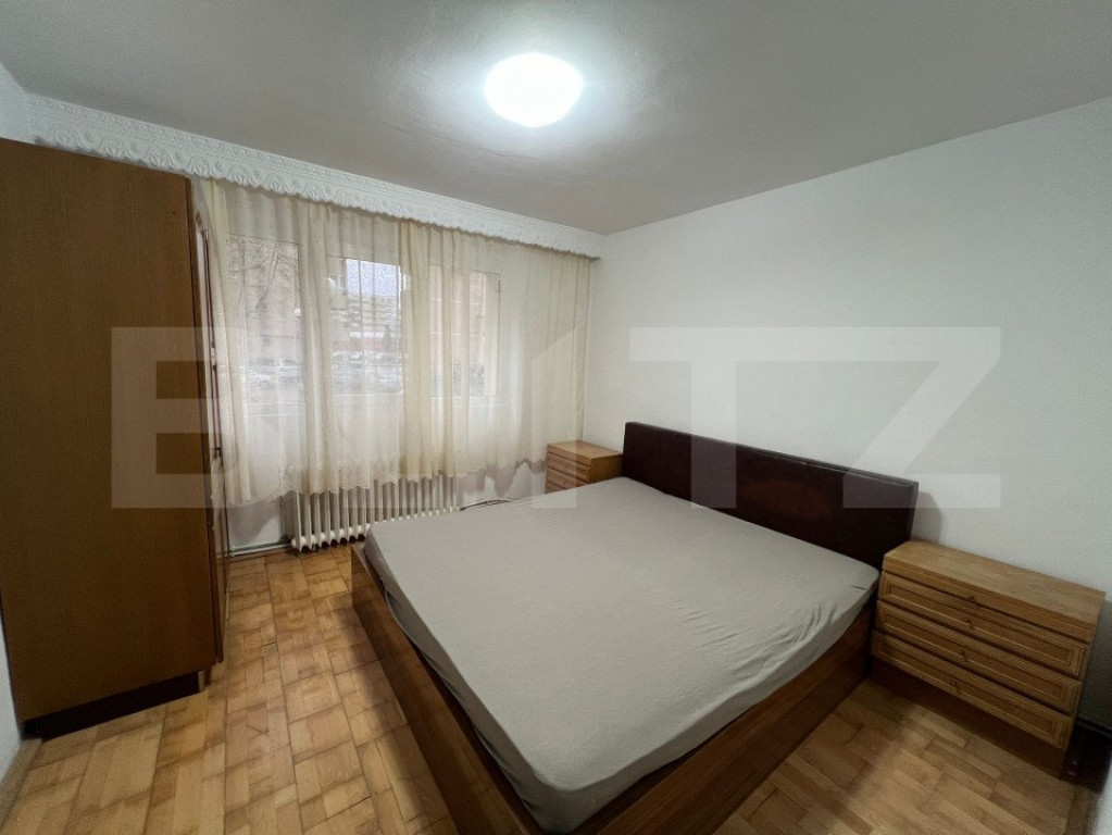 Apartament 3 camere, 64 mp, parter cu balcon, zona Centrală