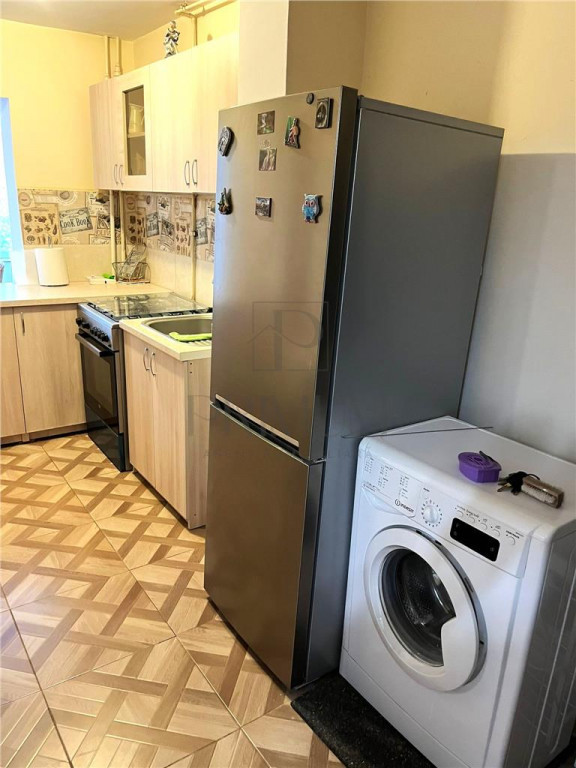 Apartament Generos - Etaj Intermediar - Renovat Complet - Cl