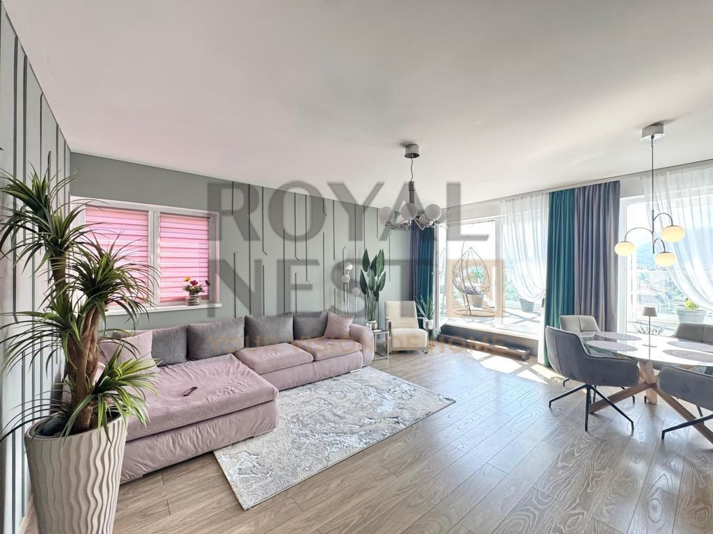 De inchiriat penthouse superb in zona Tractorul