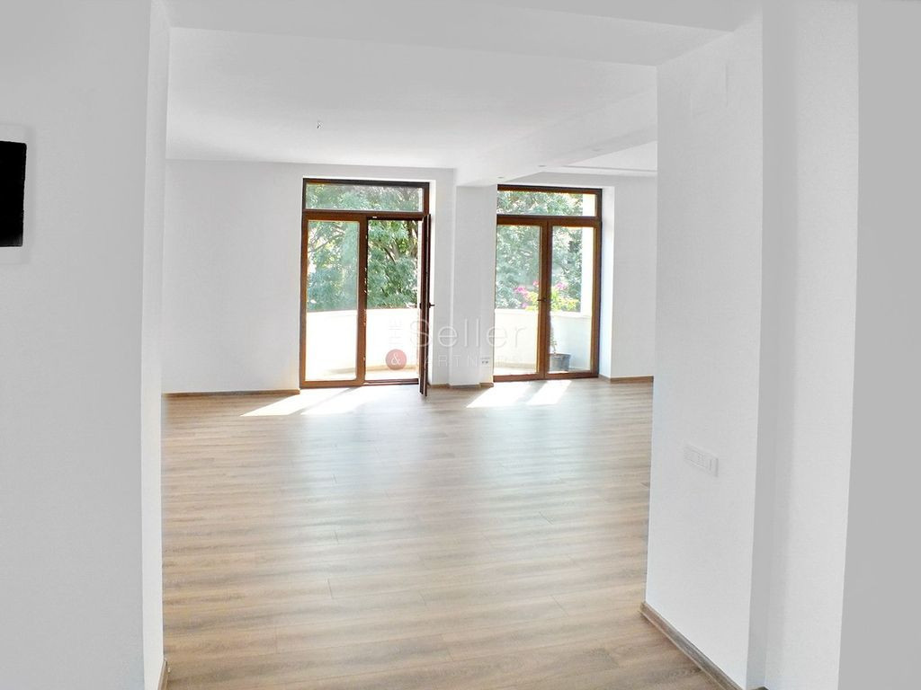 Spatiu birouri central