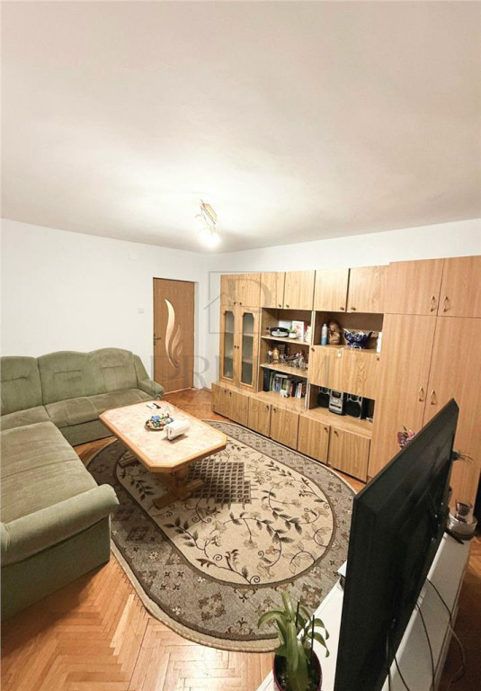 SAGULUI - 3 camere - centrala proprie - etaj intermediar - l