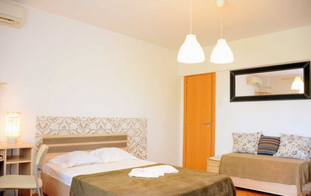 Garsoniera / Piata Romana / 40 mp