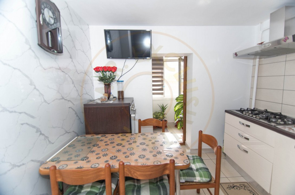 Apartament 3 camere,decomandat, etaj 3, Tudor Vladimirescu,