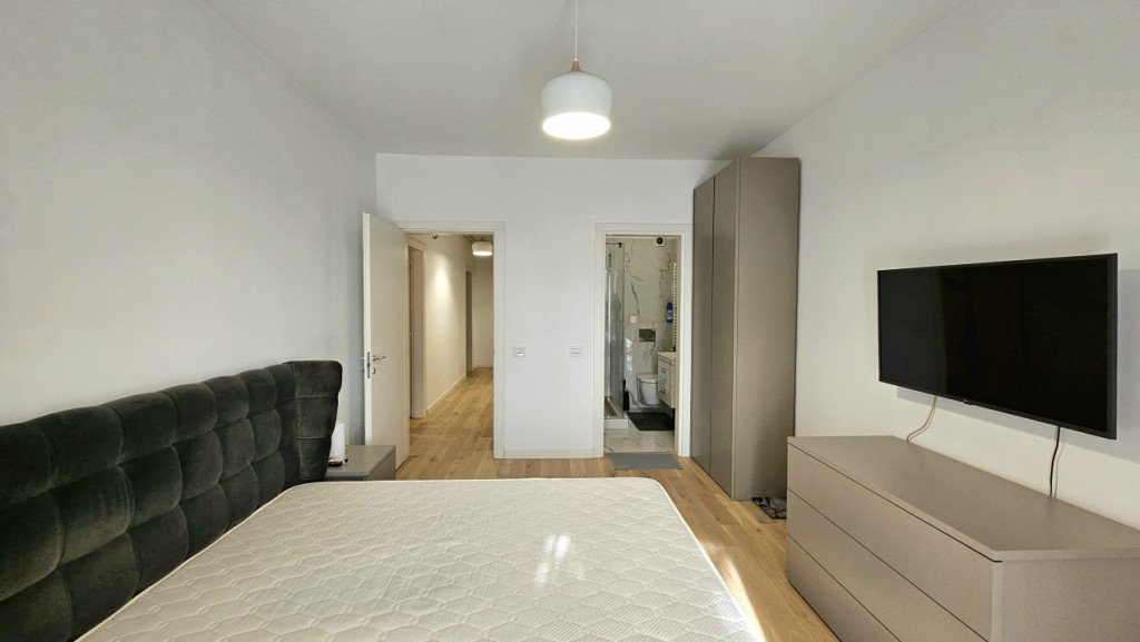 Apartament - terasa 200 mp-complet cu vedere libera si parc