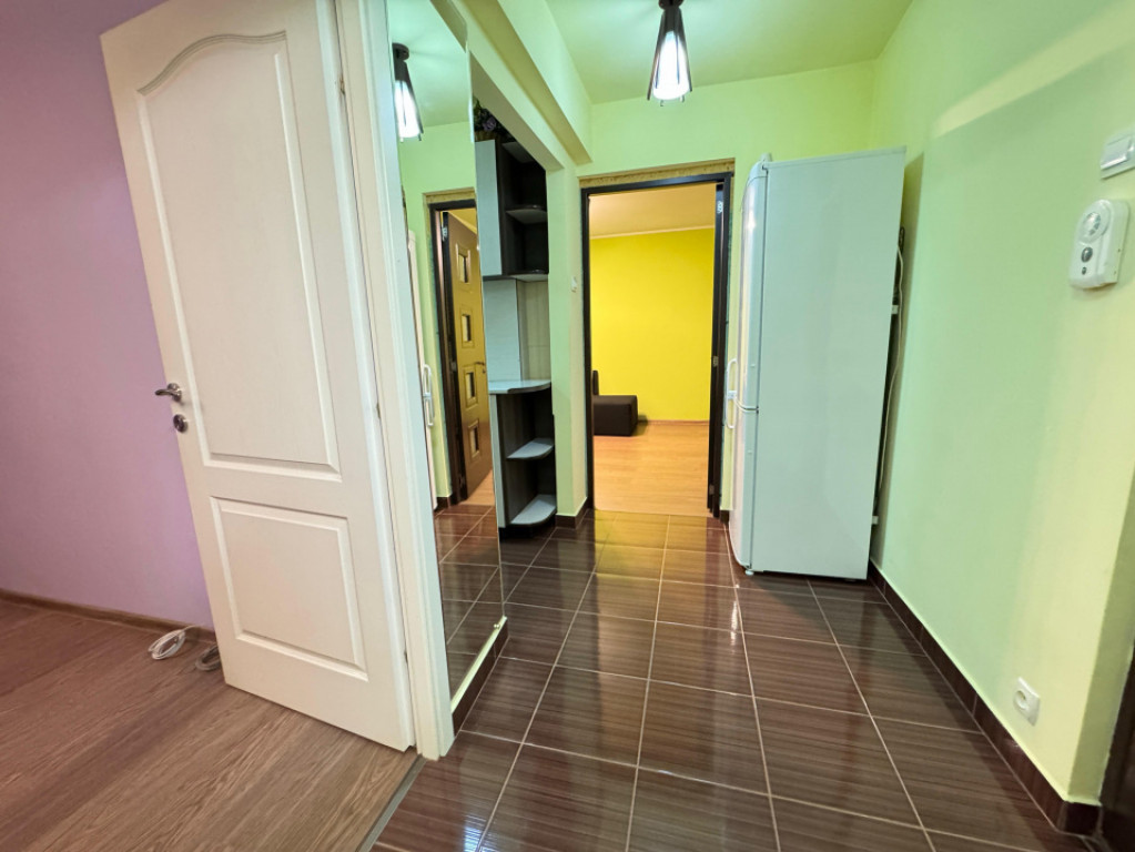 2 Camere Decomandat gata de mutat