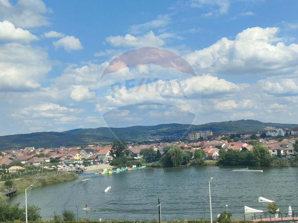 Apartament de vanzare cu gradina