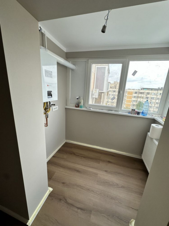 Apartament de 3 camere-Rahova ( cu centrala si boxa )