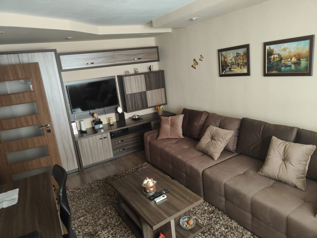 Apartament 2 camere zona Casa de Cultura