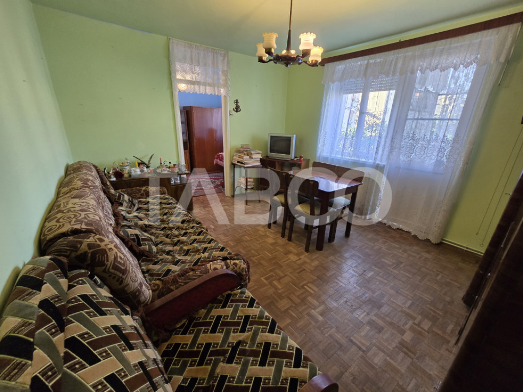 Apartament de vanzare etajul 1 balcon Mihai Viteazu Cedonia