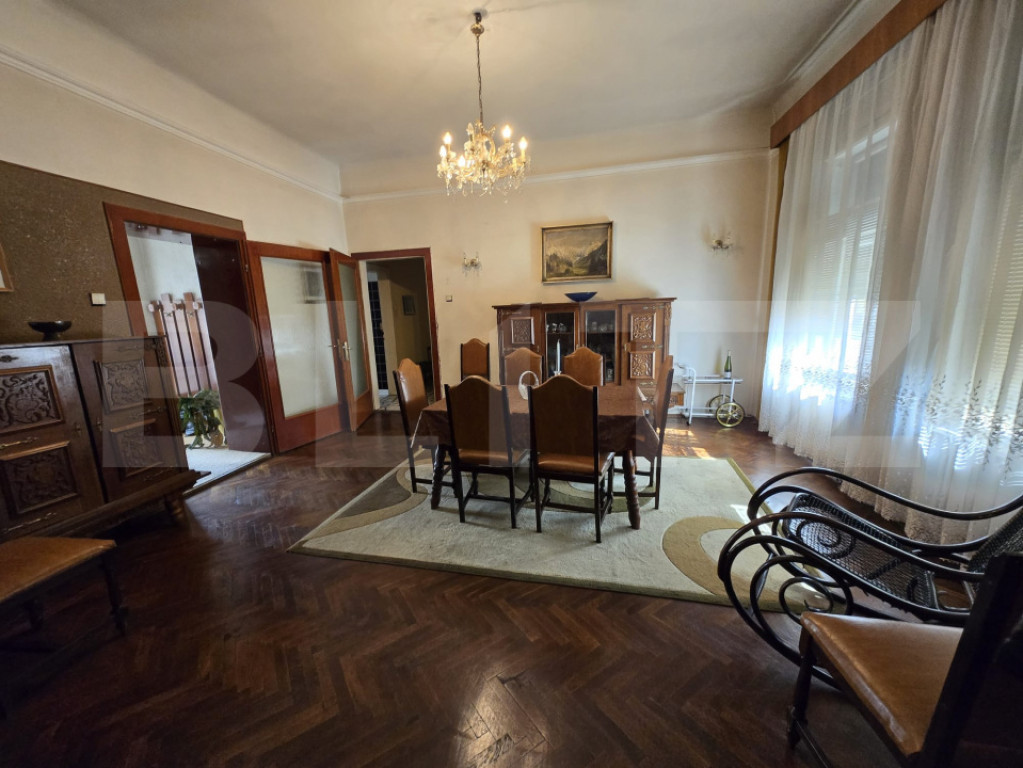 Casa individuala cu 4 camere, 581 mp teren, zona centrala, S