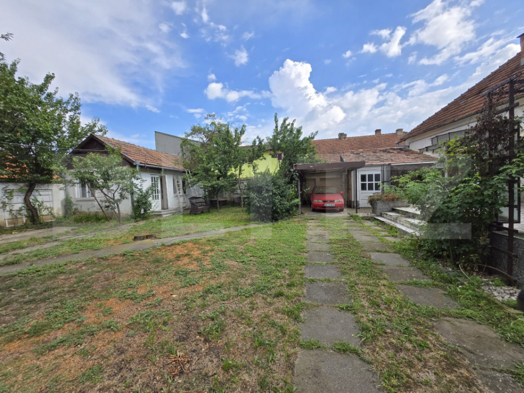 Casa individuala cu 4 camere, 581 mp teren, zona centrala, S