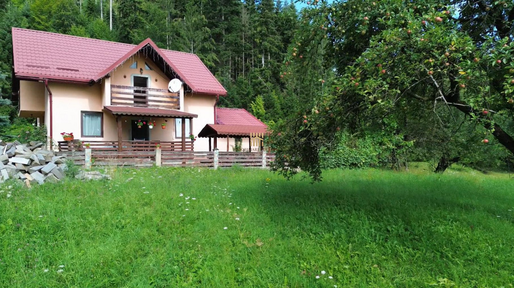 Casuta de Sub Padure In Bucovina De 0727817187