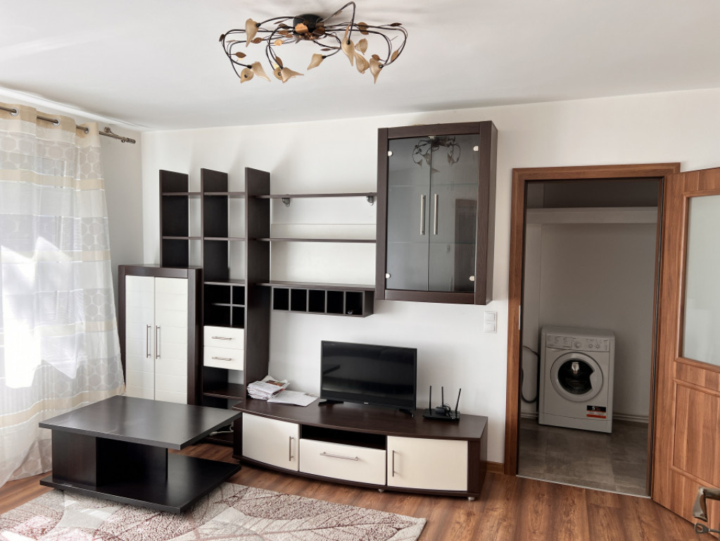 Ap 2 cam zona Viteazu Cedonia et 2 cu balcon