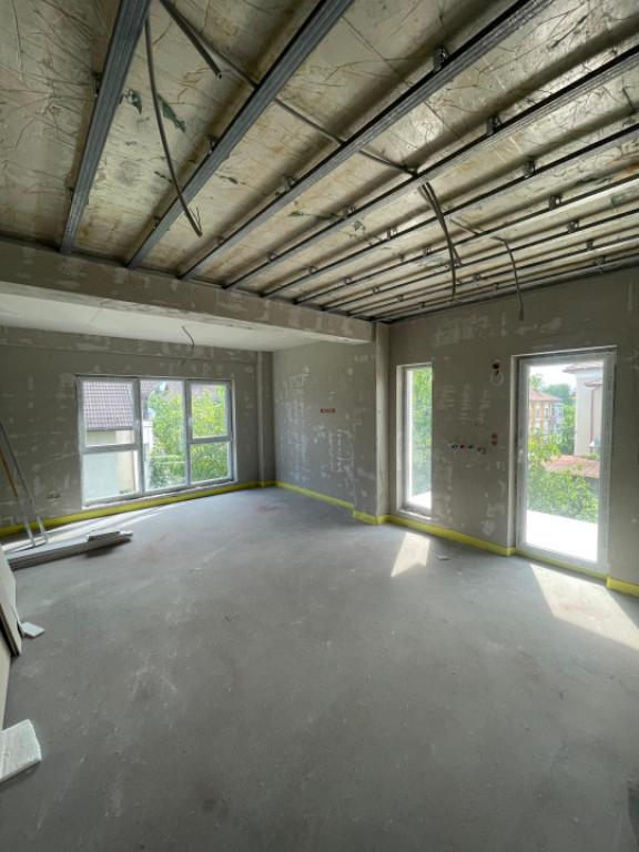 Apartament de 2 camere, bloc nou, 64 mp, etaj 1, zona Centru