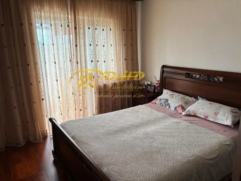 Apartament 3 camere bld Independentei