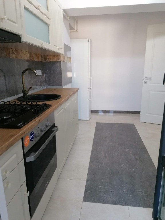 Prima inchiriere apartament cu o camera !