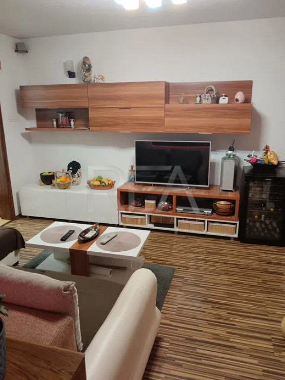 Apartament 3 Camere , Etaj 1 , Centreala Proprie , Zona Bran