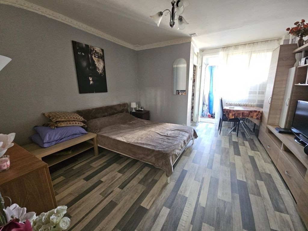 Garsoniera decomandata Calea Vitan an 1980