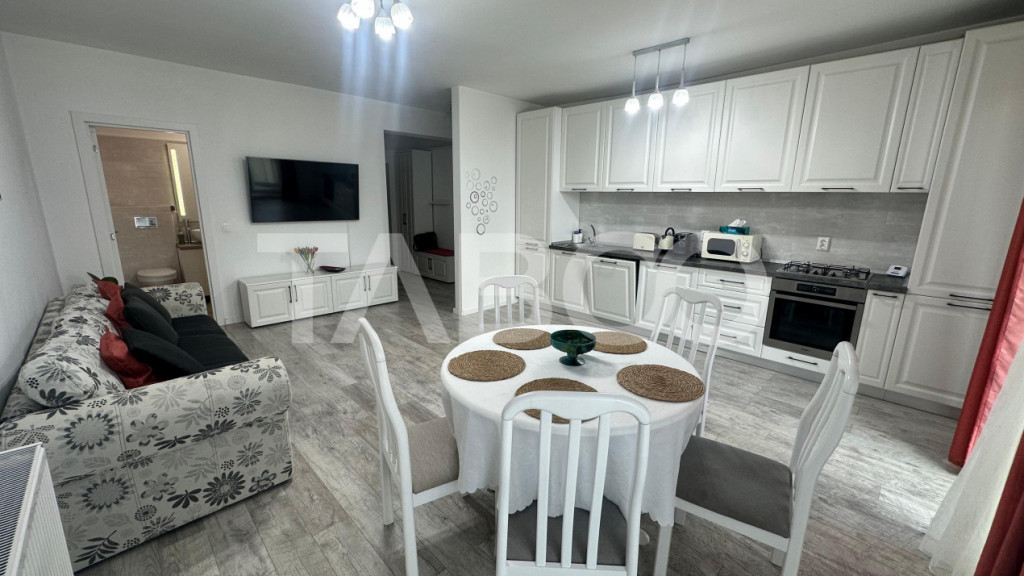 Apartament 2 camere de lux cu balcon de 14mp zona Doamna Sta