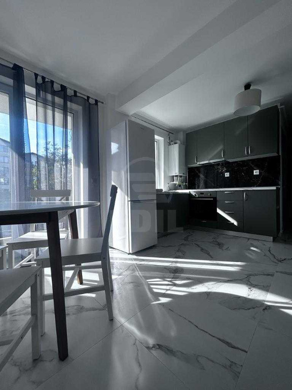 Apartament 3 camere,zona Tineretului cu gradina