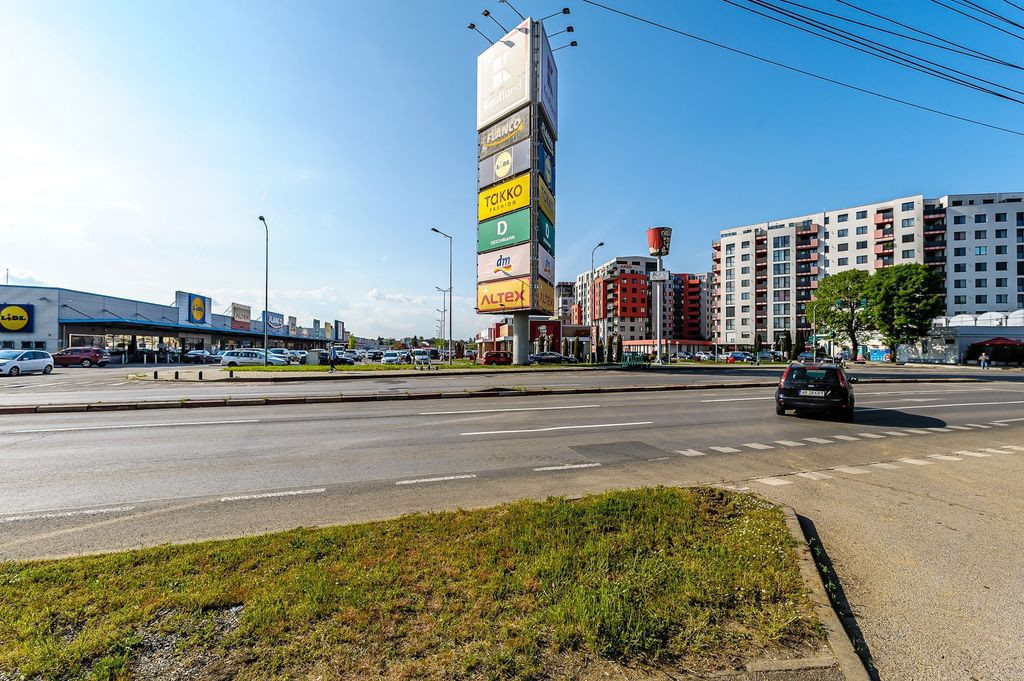 PRET NOU! Apartament decomandat 2 camere – Banu Maracin...