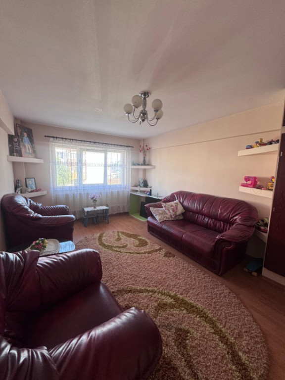 Apartament 2 camere, central , Radauti