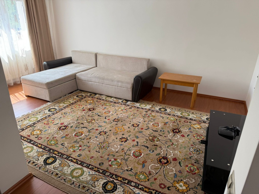 INCHIRIEZ apartament 2 camere decomandat, zona Valea Aurie