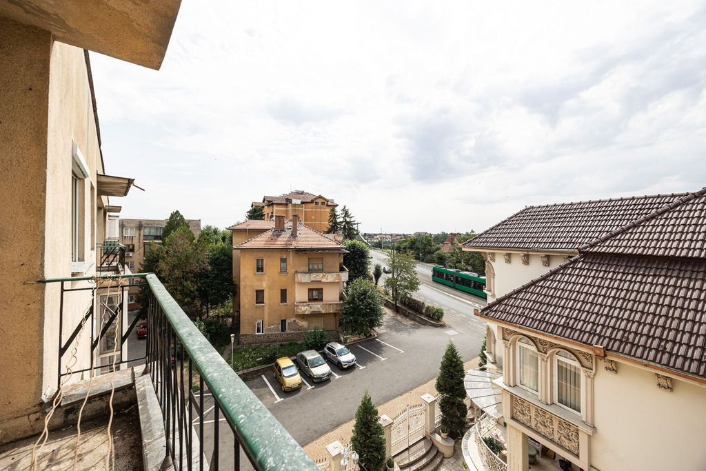 VANDUT! Apartament 3 camere - calea Romanilor - COMISION 0%