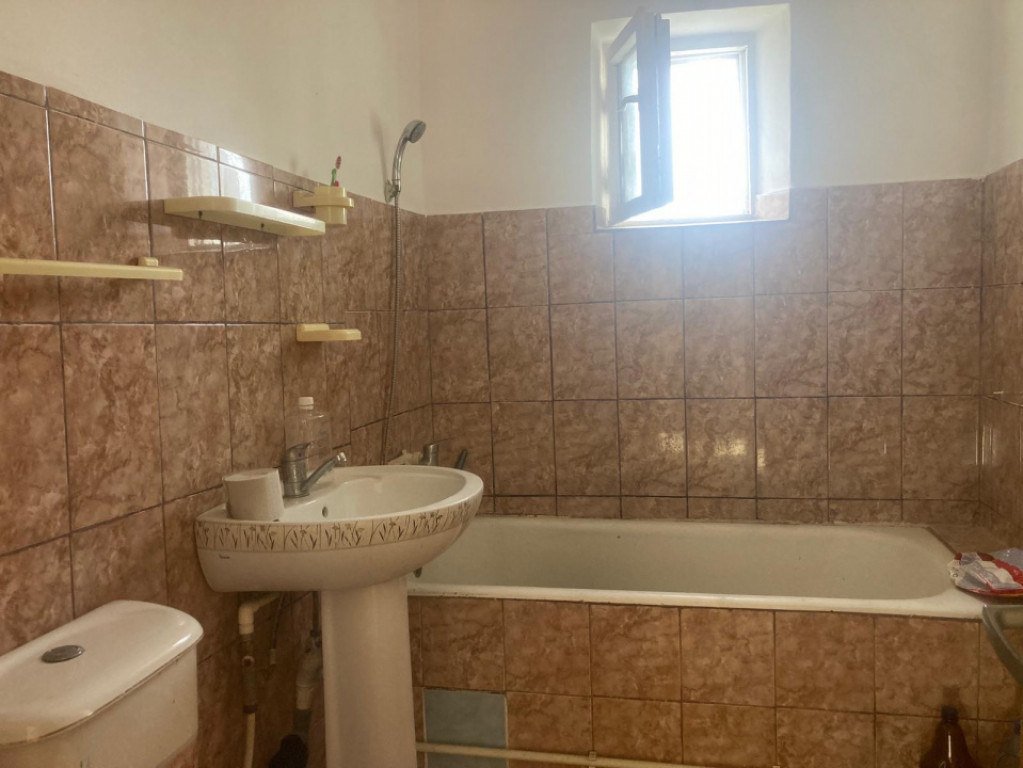 55000€!Apartament 3 camere,70mp,dec,la 2 min de centru