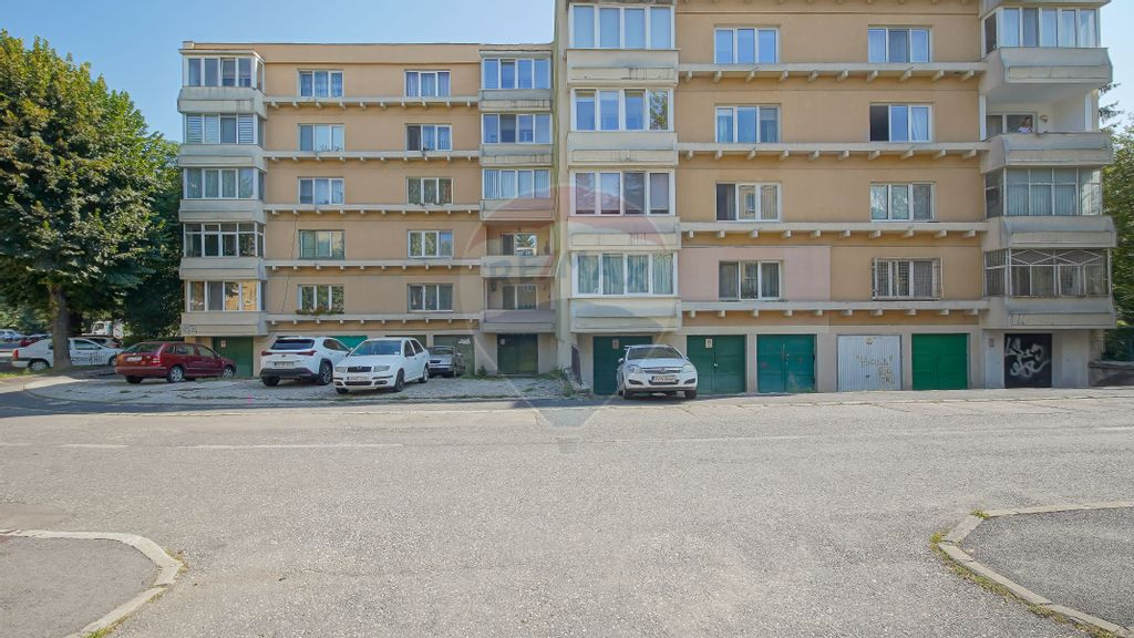 Oportunitate! Apartament cu 3 camere de vânzare, Centrul...