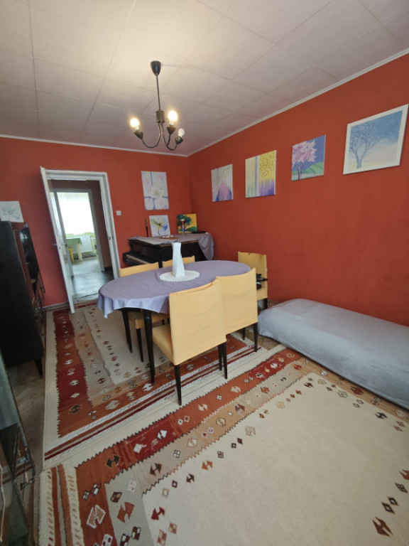 Apartament 4 camere, 2 băi, 70 mp – zonă verde și lini?