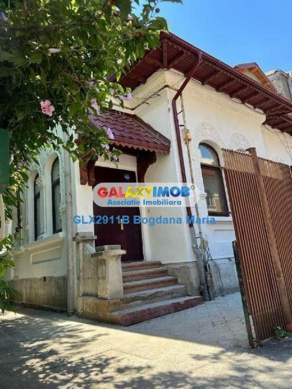 Vila - Floreasca Necesita Renovare