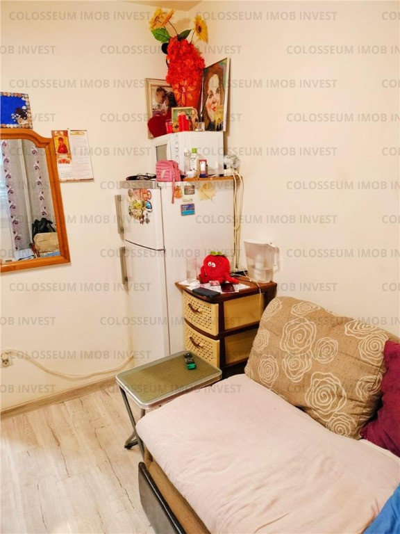 COLOSSEUM: Camera cu baie tractorul 5 min Coresi