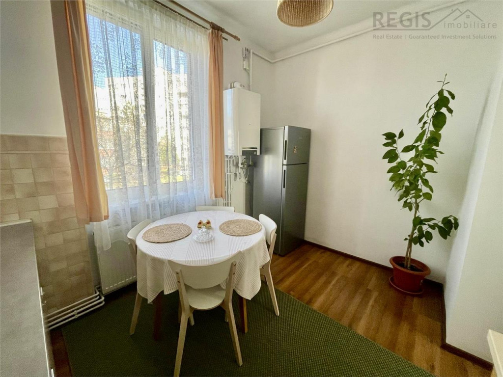 Apartament 2 camere, decomandat, Centrul Civic