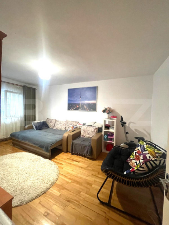 Apartament 2 camere, decomandat, parcare, zona Big