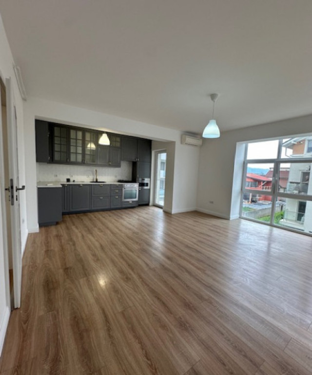 Apartament 3 camere, 87 mp, zona Garden Villa